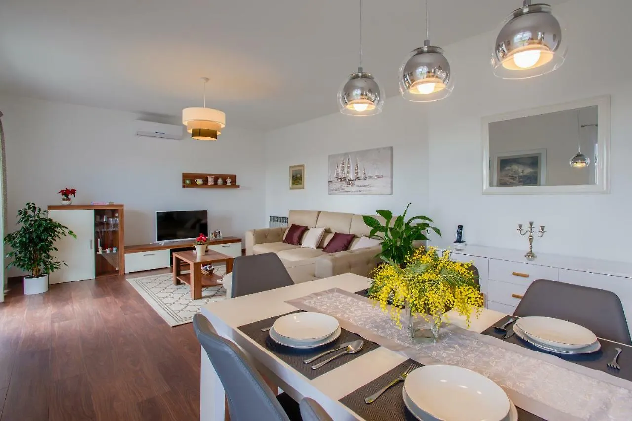 Green Harmony Pula Apartment